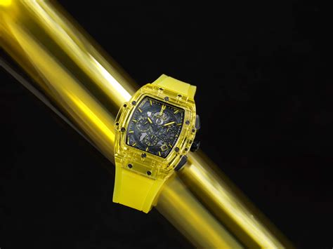 montre hublot jaune